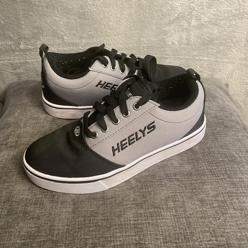 Heelys Youth Size 5 Black Gray Skate Shoes with Wheels